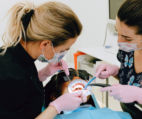 Estudiar Odontología | Universidad del Alba